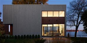 Maison St-Ignace: côté fleuve et côté jardin, sans compromis