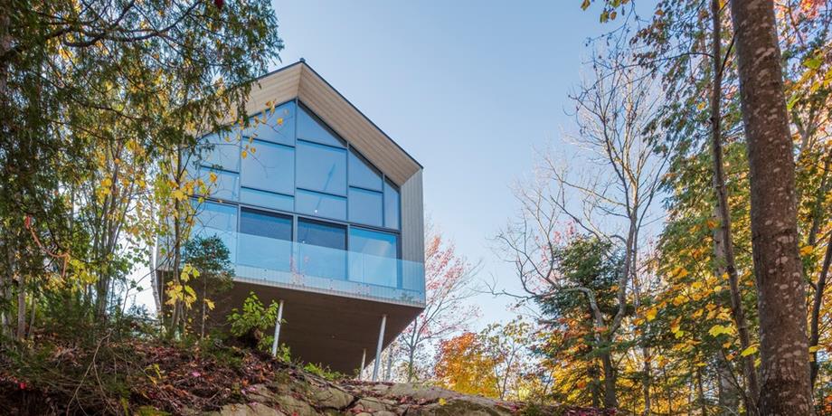 Un atelier sur la falaise - Index-Design.ca