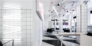 Ambiance graphique et électrique à l’Atelier Panache