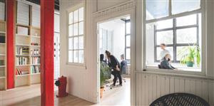 Visite guidée : Le bureau de Caserne par atelier catherine catherine