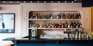 Ambiance cabaret au bar Renard