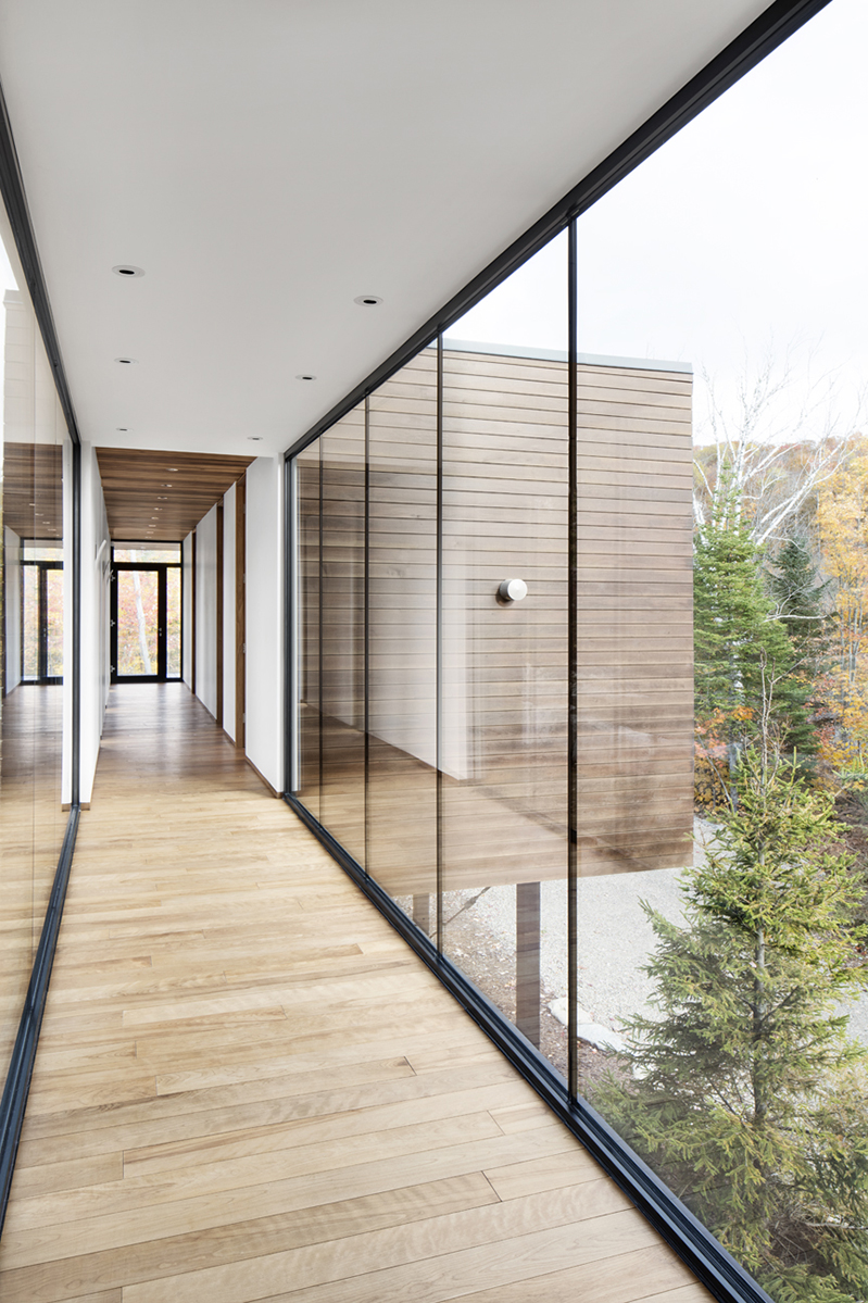 Un chalet à la fois moderne et rustique conçu par manuel r ...