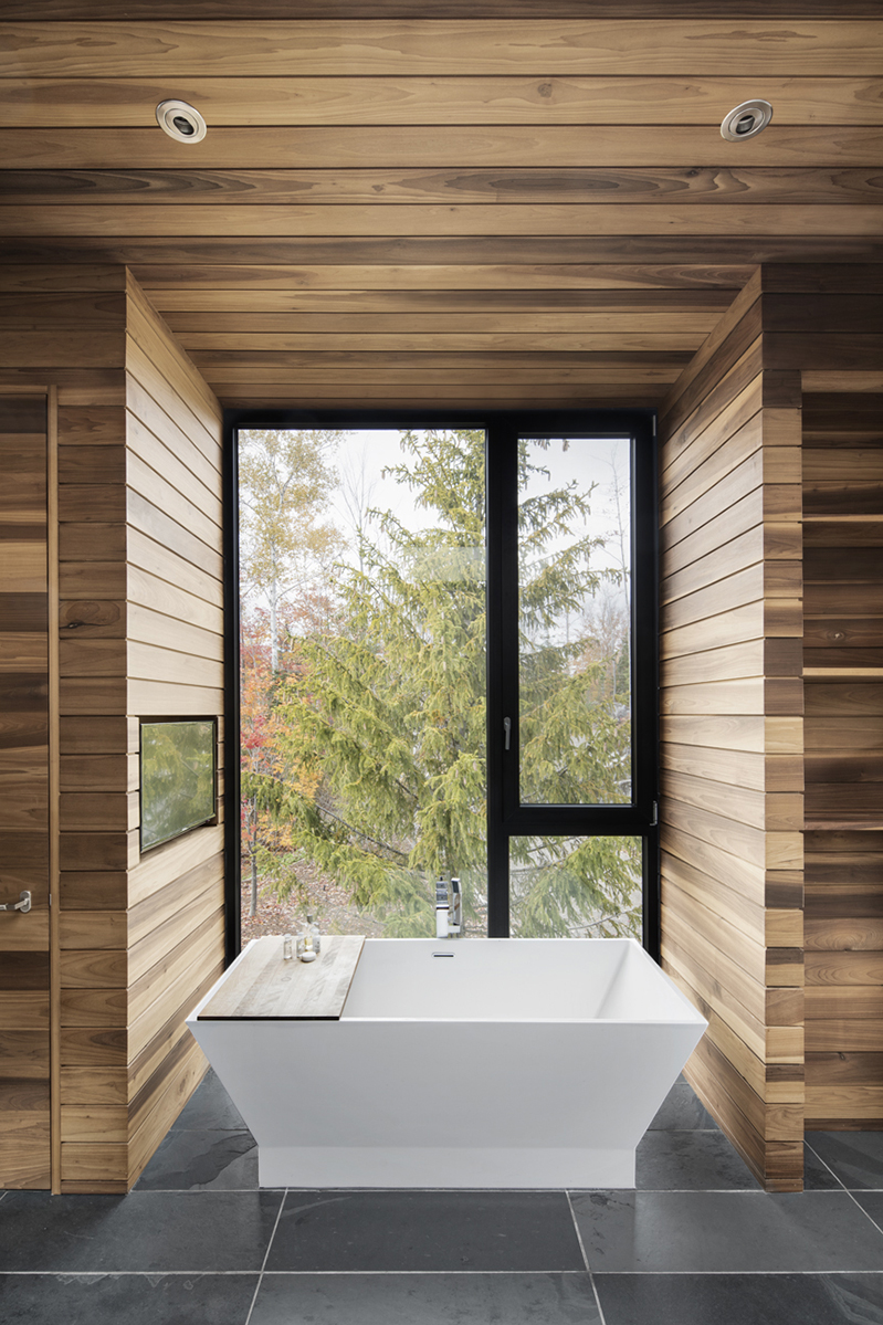 Un chalet à la fois moderne et rustique conçu par manuel r ...
